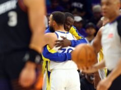 Los Warriors de Stephen Curry se quedan sin playoffs y vislumbran el fin de una era
