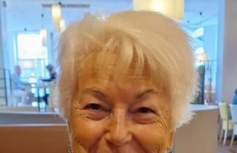 El ICE detiene a una francesa de 86 años tres meses después de que falleciera su marido estadounidense