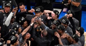 El consejo de sabios que impulsa la eclosión de los jóvenes Spurs de Wembanyama, finalistas de la NBA