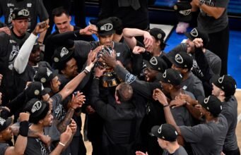 El consejo de sabios que impulsa la eclosión de los jóvenes Spurs de Wembanyama, finalistas de la NBA