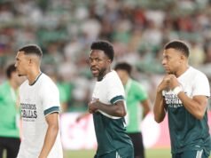 Vinicius, Mbappé y Konaté se desmarcan del homenaje que los futbolistas del Elche – Real Madrid rinden en apoyo a Ceuta