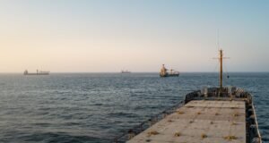Estados Unidos exige a Irán que se comprometa públicamente a no atacar barcos en el estrecho de Ormuz
