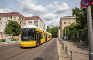 Al menos 20 heridos tras descarrilar un tranvía en Berlín