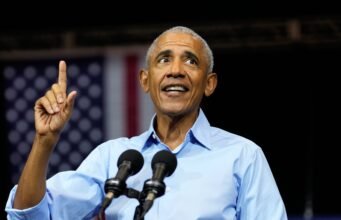 Obama regresa a la batalla electoral: arremete con dureza contra “la indecencia” de Trump y contra “la crueldad” de Ramaswamy