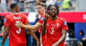 Manzambi y Vargas destrozan a Bosnia e impulsan a Suiza