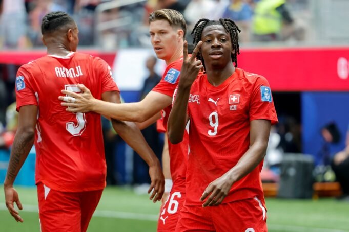 Manzambi y Vargas destrozan a Bosnia e impulsan a Suiza