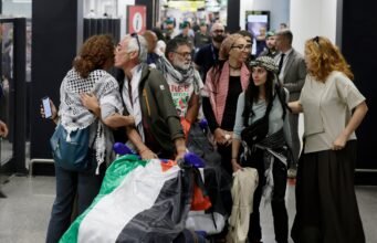 Los activistas de la caravana de ayuda a Gaza detenidos en Libia, en huelga de hambre