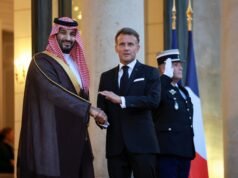 Macron anuncia tres parques “como Disneyland” en París financiados por Arabia Saudí