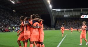 El Barcelona se impone al Nottingham Forest pero cae ante el Udinese en el triangular amistoso