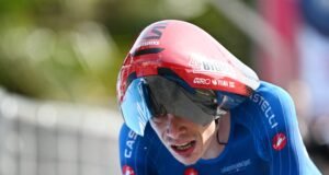 Ganna conquista la gran crono del Giro y Vingegaard pincha en su asalto a la ‘maglia’ rosa