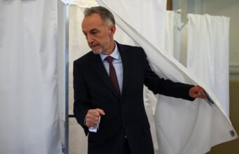 Francia vota las alcaldías de sus grandes ciudades en un primer ensayo de las presidenciales de 2027