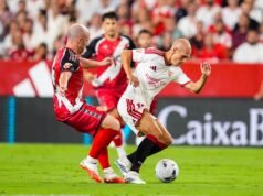 El Sevilla remonta de penalti ante un Rayo muy flojo