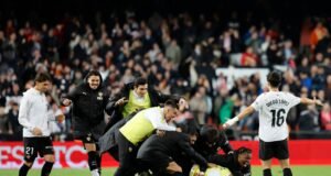 Mestalla vuelve a vivir una remontada memorable del Valencia ante el Alavés