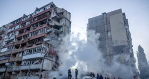 El último bombardeo ruso sobre Kiev causa 24 muertos, entre ellos tres niñas