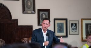 Roma y el Vaticano hacen el vacío a los sermones de Peter Thiel sobre la llegada del anticristo