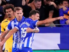 El Alavés, lanzado, se hace fuerte ante el Villarreal
