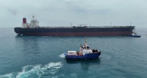 El trasiego de barcos en Ormuz apunta a una rápida reapertura tras el acuerdo
