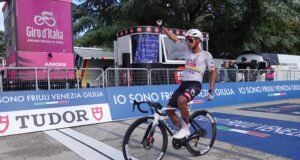 Jhonny Narváez vuela en los muros de las Marcas y gana su segunda etapa en el Giro de Italia
