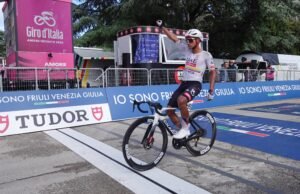 Jhonny Narváez vuela en los muros de las Marcas y gana su segunda etapa en el Giro de Italia