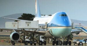 Trump cambió de avión en secreto tras la cumbre de la OTAN en Turquía oculto en un contenedor de ‘catering’ por una amenaza de Irán