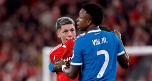 Prestianni y Vinicius: una camiseta para cada insulto