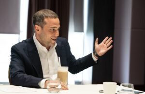 Rosenstein, candidato a la presidencia de la FIDE: “Quiero que todo el mundo sepa que el ajedrez es una gozada”