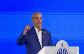 Abinader defiende competencia en telecomunicaciones RD