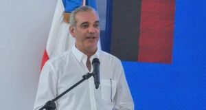 Luis Abinader entrega apartamentos en República Dominicana