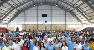 Abinader realiza encuentro con jóvenes Santo Domingo Este