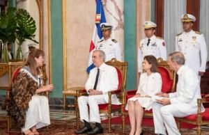 Abinader recibe embajadores acreditados en República Dominicana