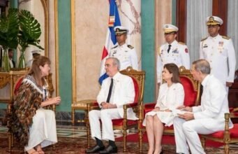 Abinader recibe embajadores acreditados en República Dominicana