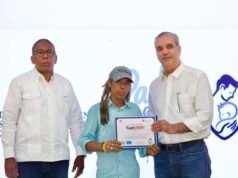 Abinader exhorta a los padres a proteger a sus familias e hijos