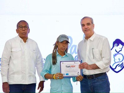 abinader-reconoce-a-padres-por-sus-aportes-a-la-familia-y-al-pais-a07781f7-focus-0-0-400-300