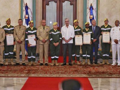 abinader-reconoce-rescatistas-participaron-terremotos-en-venezuela-711e5f19-focus-0-0-400-300