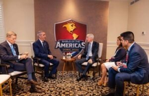 Abinader se reúne con secretario de Energía de EE. UU. en cumbre