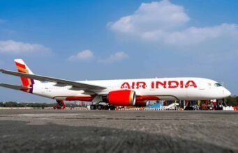 Aerolíneas indias recortan vuelos por alza del combustible