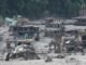 Sobrevivientes retornan a sus pueblos en Nepal