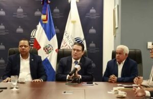 Anadegas y Gobierno acuerdan buscar solución a pagos con tarjetas