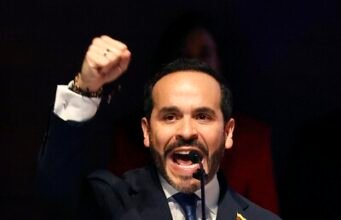 Aprueban posesión presidencial de Alberto de la Espriella en coliseo