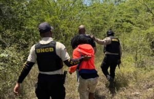 Arrestos por microtráfico en Boca Chica durante operativo de la DNCD