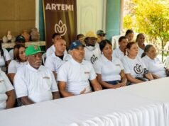 Artesanos de Miches denuncian intentos de vendedores Playa Esmeralda