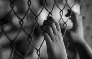 Maestra maltrata niña en preescolar y todo queda captado