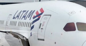 Avión aborta despegue en Bogotá para evitar choque con helicóptero