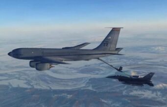 Avión KC-135 se estrella en Irak mientras otro aterriza