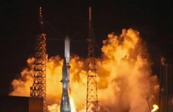 Lanzamiento del New Glenn con propulsor reutilizable de Blue Origin