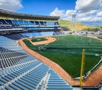 Caracas quiere pelear por el Clásico