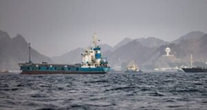 Irán advierte a navieras por tránsito en zonas del estrecho de Ormuz