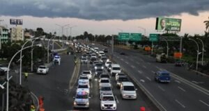 La caída de árbol deja varios heridos en autopista Las Américas