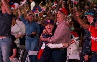 Clásico: Abinader también acude al malecón a juego entre RD y EE. UU.