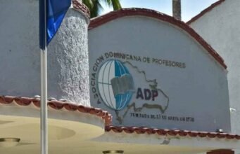 Incentivos docentes y protesta ADP educación en República Dominicana